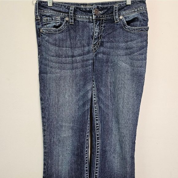silver Suki 31x34 (tall) distressed bootcut jeans - Picture 8 of 10